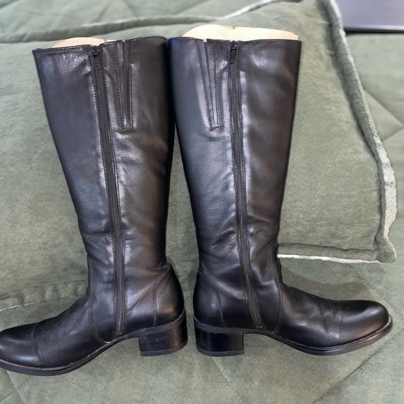 La CANADIENNE Shoes - Black Leather Knee-High Boots